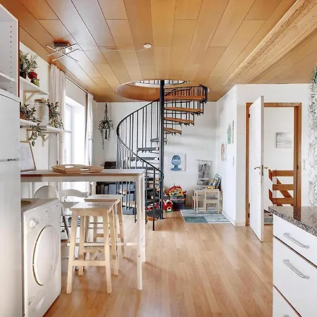 Spacious For Rent In Cozy Ingstrup דירה לוקן